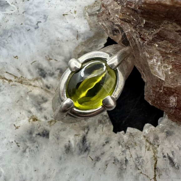Carolyn Pollack Sterling Oval Horizontal Peridot Decorated Shank Ring For Women - Picture 1 of 10